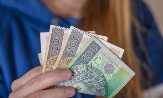 Pensje rosną, etatów ubywa. GUS podał nowe dane o wynagrodzeniach i zatrudnieniu