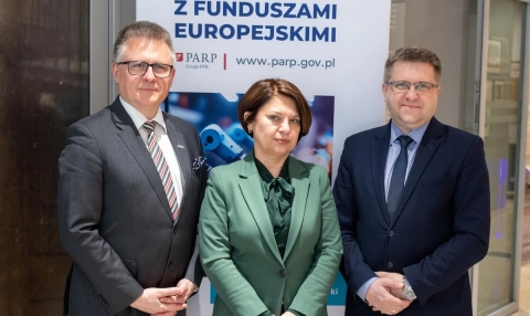 Koniec z uzależnieniem od Azji. PARP uruchamia potężne środki z programu STEP dla bezpieczeństwa lekowego