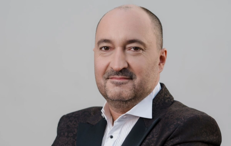 AI produkuje jedynie wytwory pozbawione oryginalnego przeżycia. Wywiad z Miłoszem Bembinowem