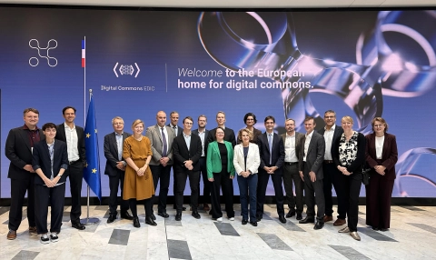 Polskie firmy IT mogą dostać nowe zlecenia z UE. Nasz kraj wchodzi do unijnego konsorcjum open source