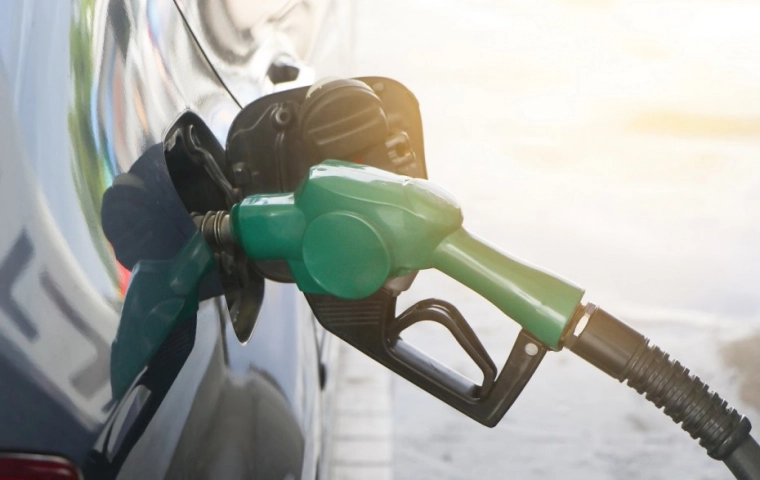 Cena ropy poniżej zera. Co to oznacza dla klientów stacji benzynowych?
